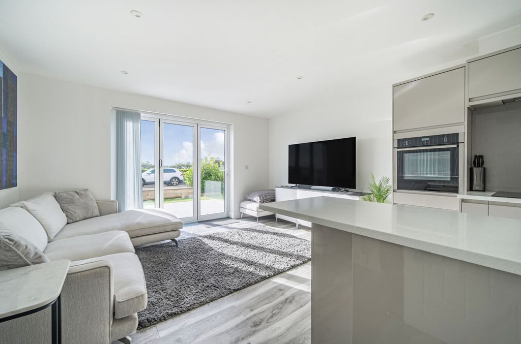 Property photo 3 of 15