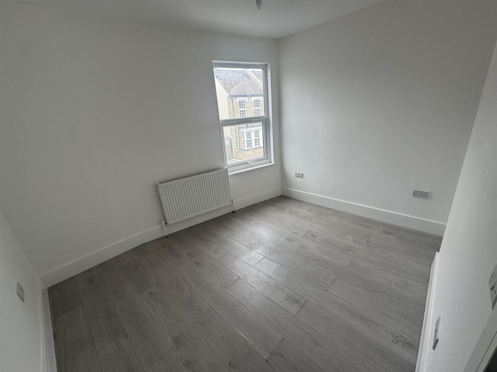 Property photo 3 of 10 Thumbnail_Img_7665.Jpg