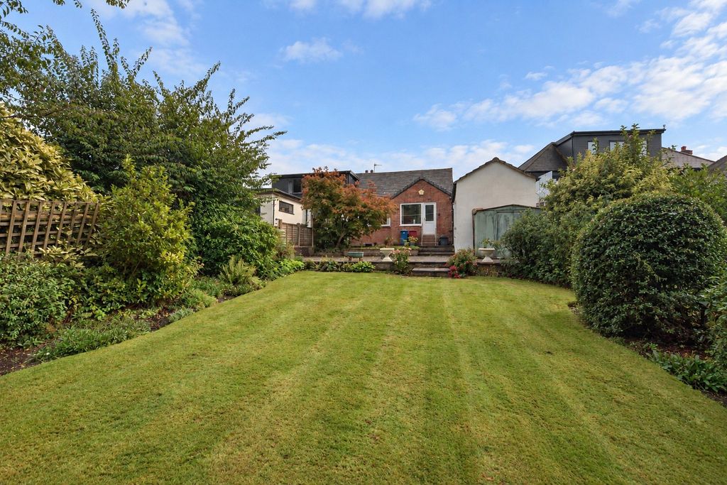 Property photo 2 of 15 Garden