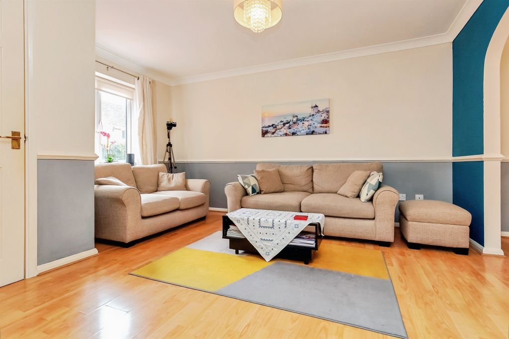 Property photo 2 of 19