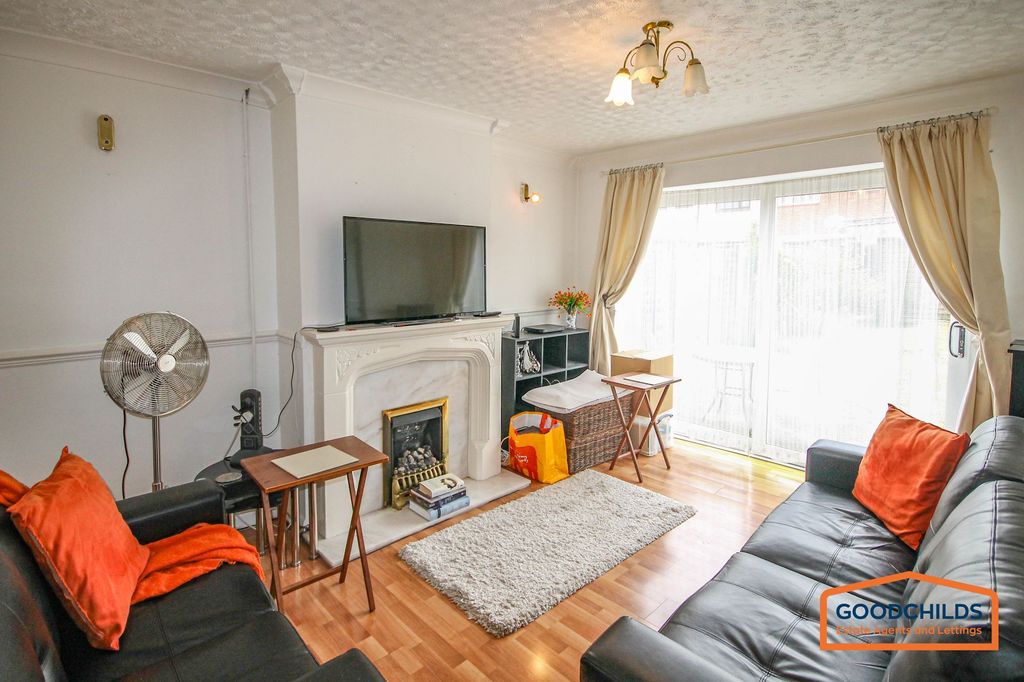 Property photo 2 of 12