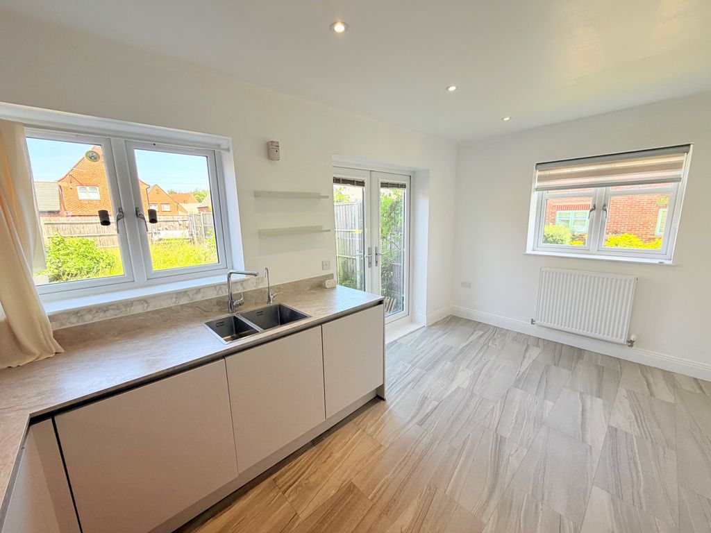 Property photo 2 of 28 8
