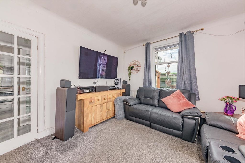 Property photo 3 of 18 7 James Street Carnoustie-13.Jpg