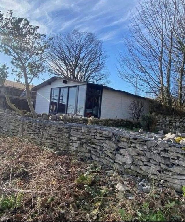 Property photo 2 of 32