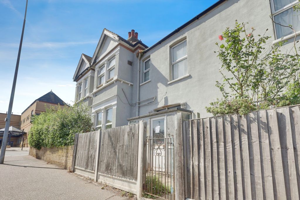 Property photo 1 of 2