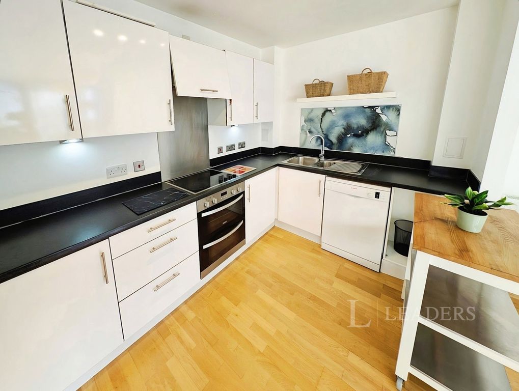 Property photo 3 of 8 Pbox-Img.Jpg