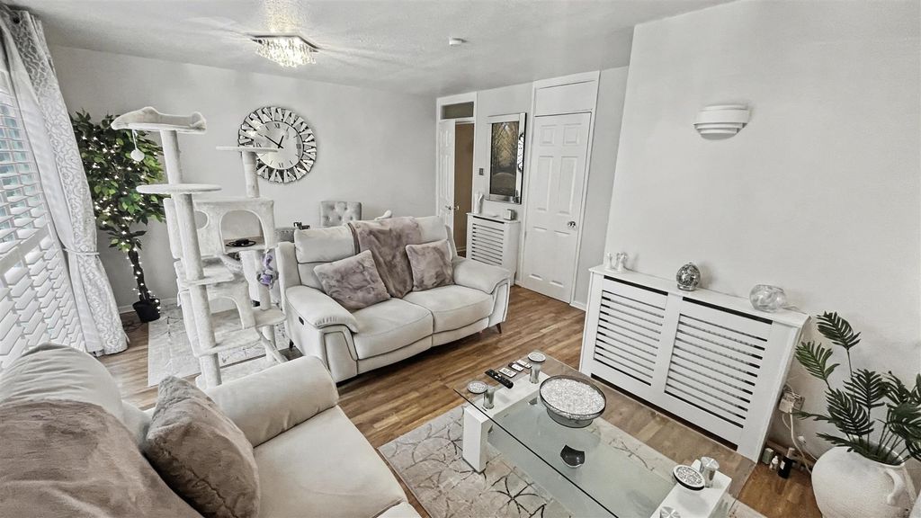 Property photo 2 of 13 Living Room