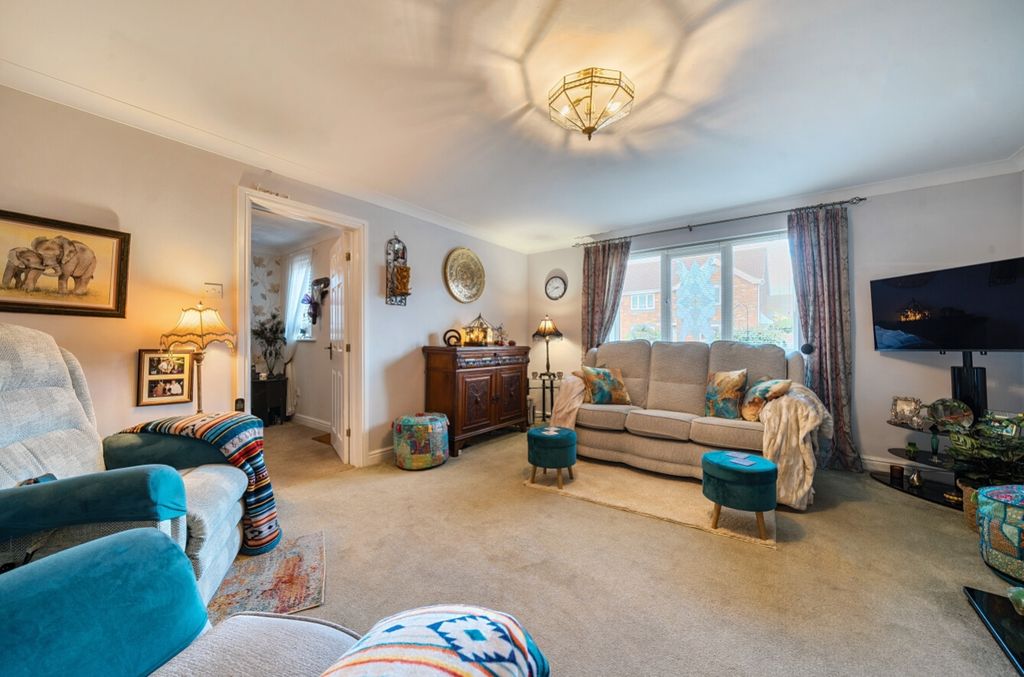 Property photo 2 of 22 1371802-10-68F95B0Ab4413