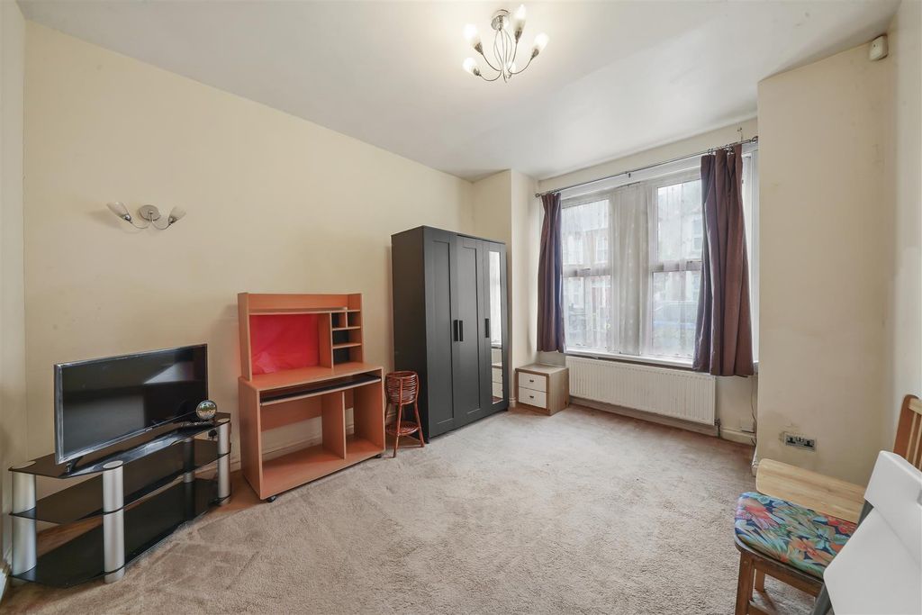 Property photo 3 of 17 Sandringham Road - (2).Jpg