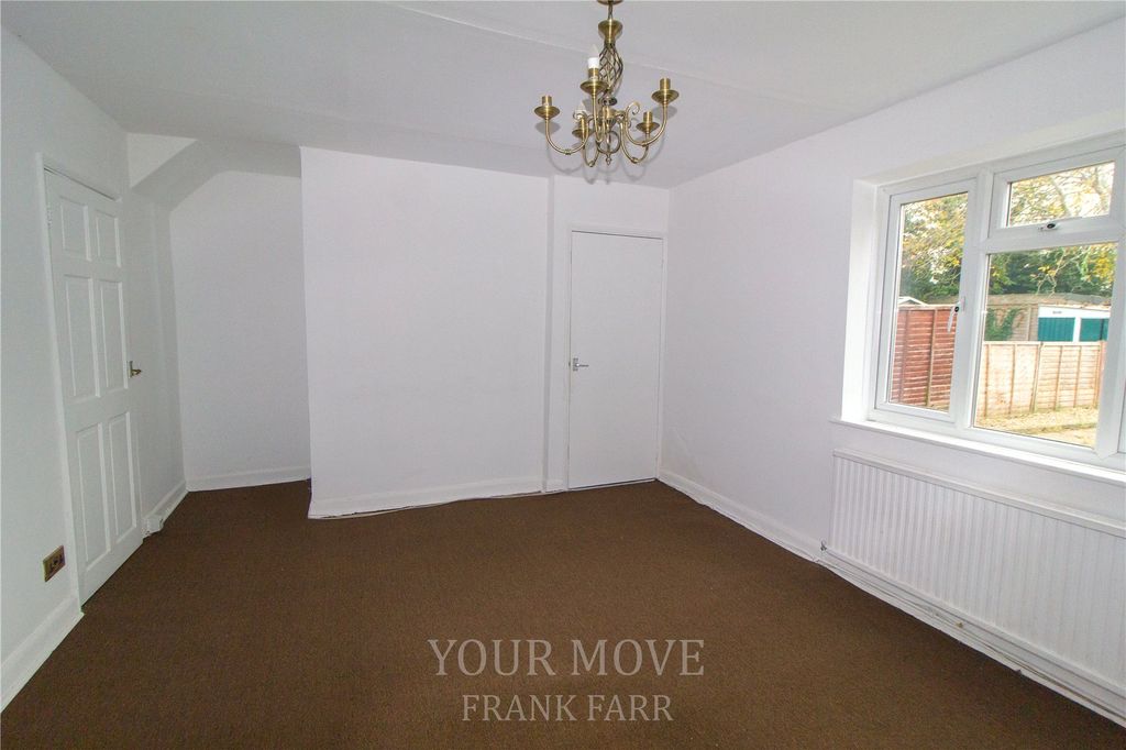 Property photo 3 of 9 Lounge