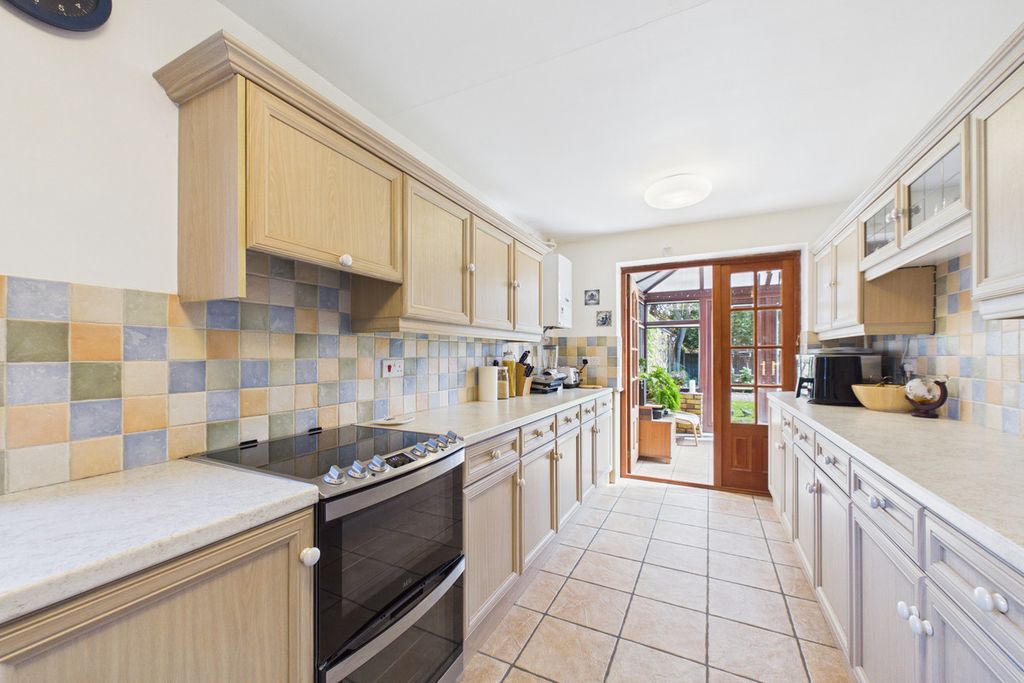 Property photo 3 of 31