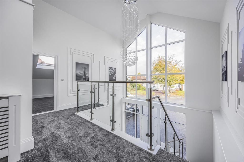 Property photo 2 of 48 31 Lovedean Lane, Waterlooville-Porticomarketing-S