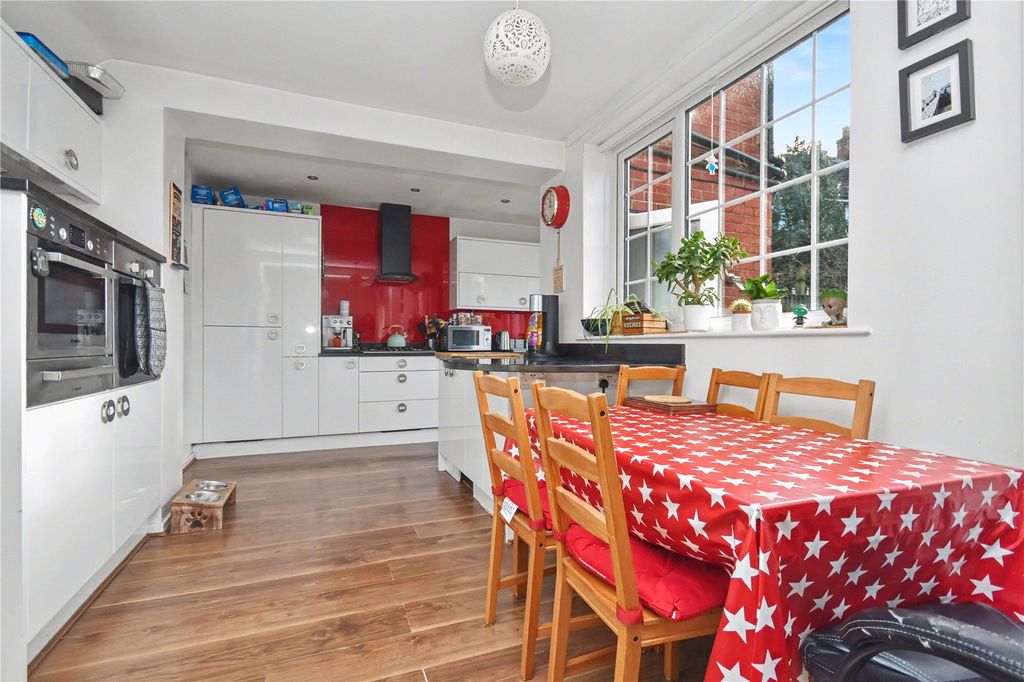 Property photo 3 of 14 Picture No. 12