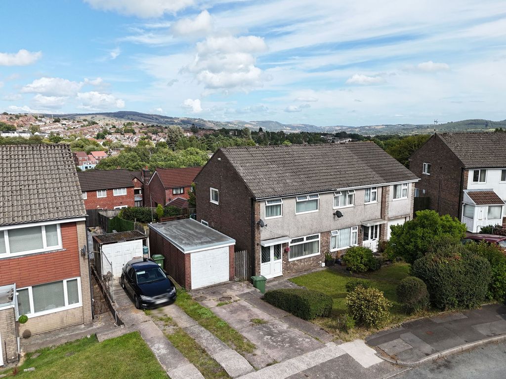 Property photo 1 of 32