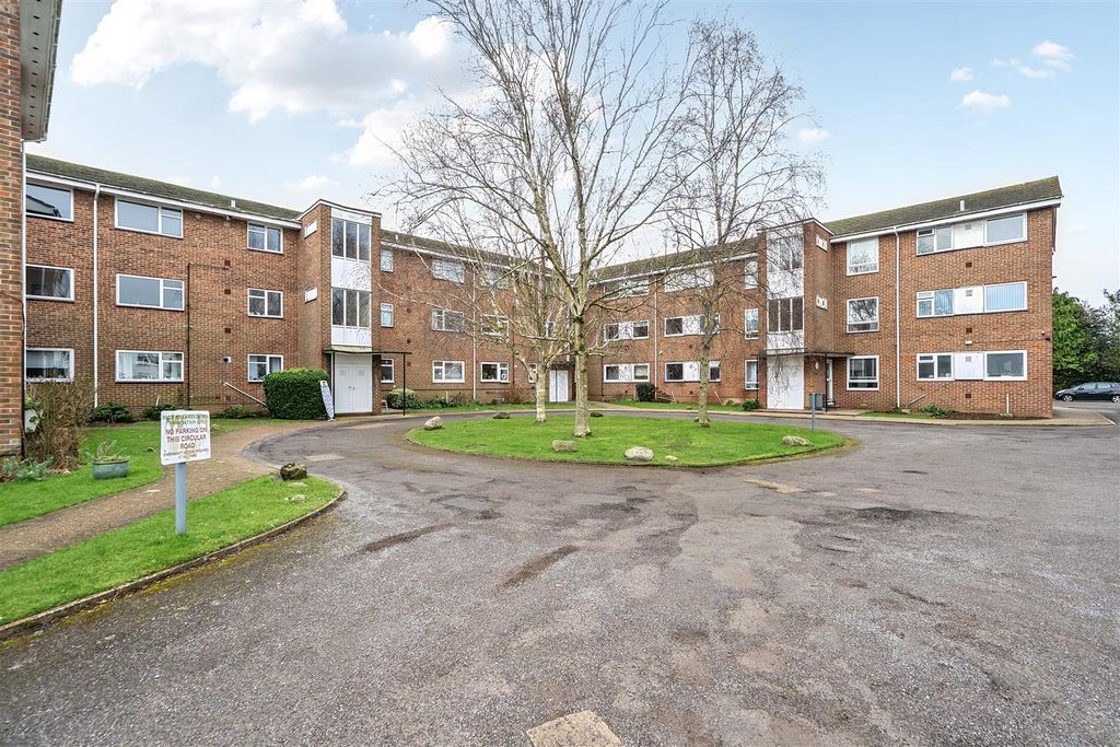 Property photo 1 of 21 For Sale By Aspire Residential | St Botolphs Road