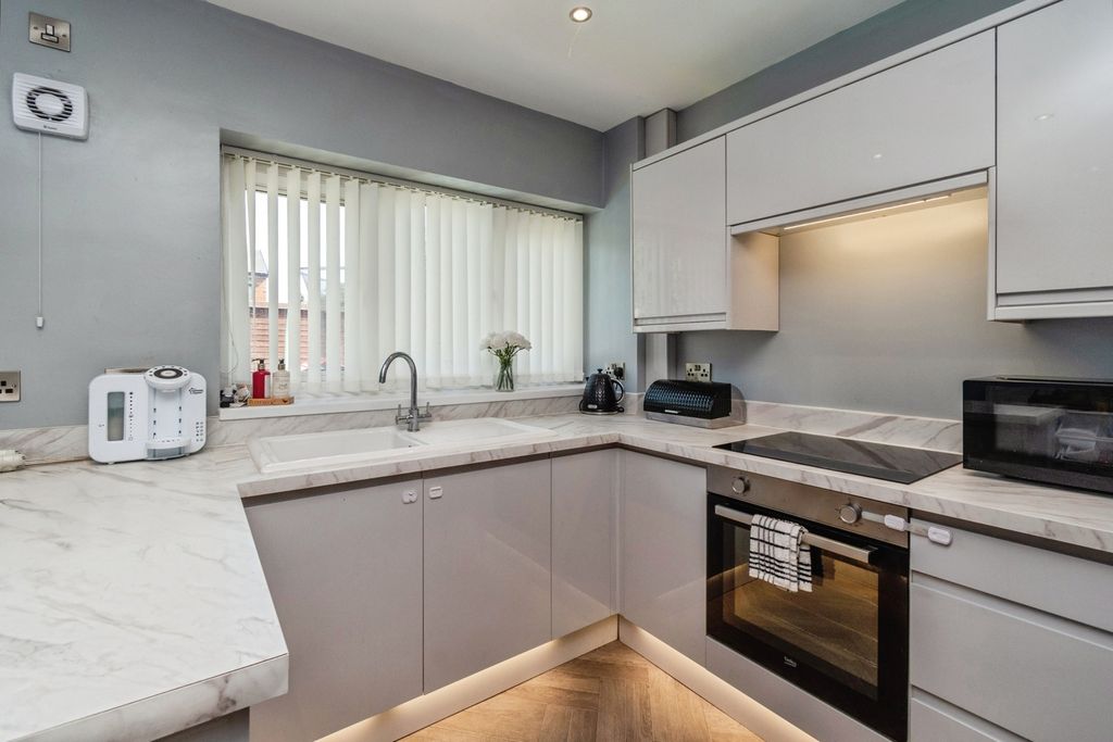 Property photo 3 of 18 Pbox-Img.Jpg