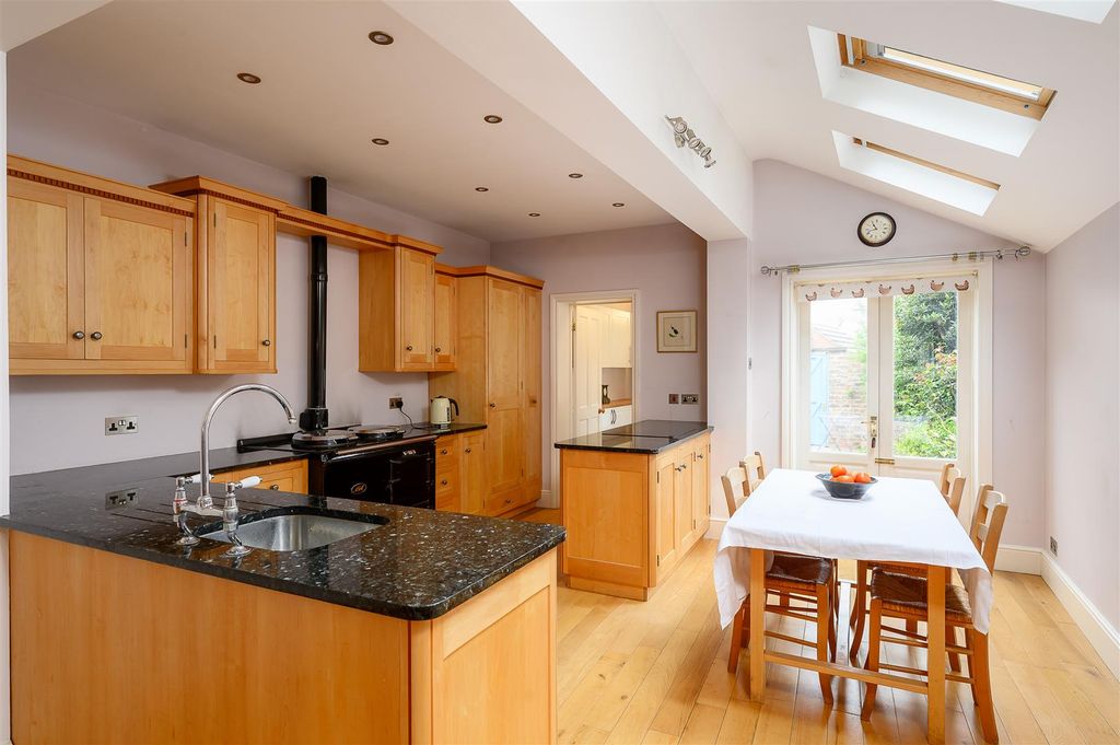 Property photo 2 of 28 Open Plan Area