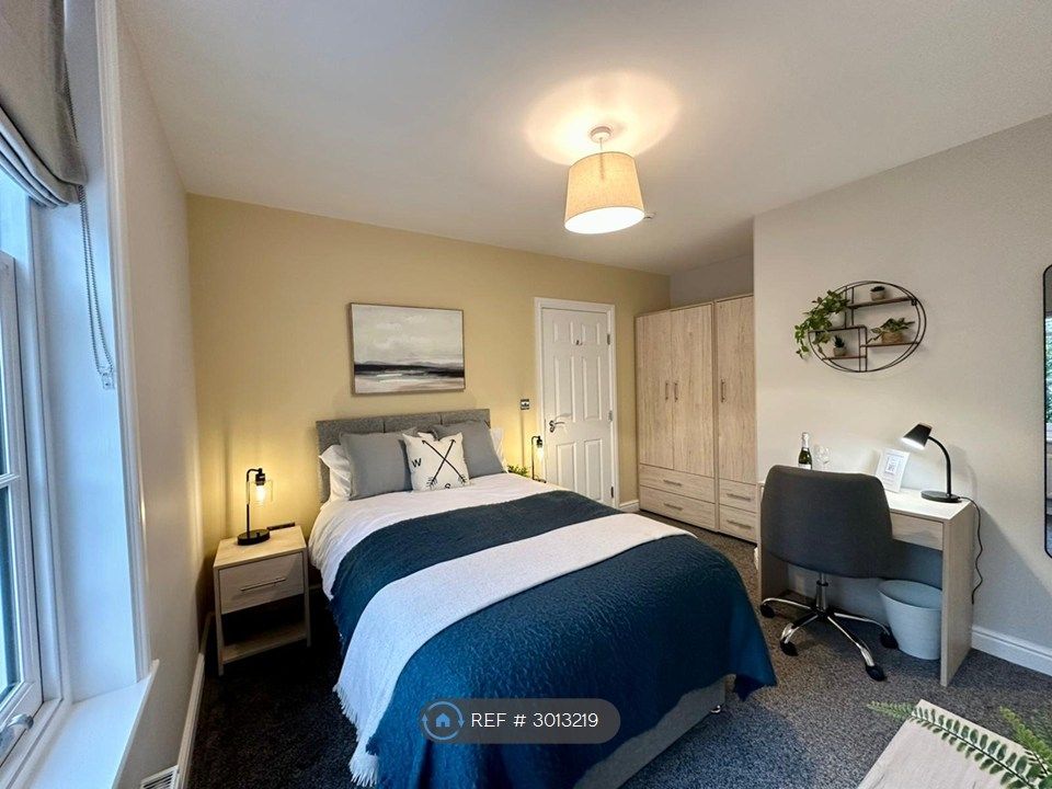Property photo 3 of 12 Room 1