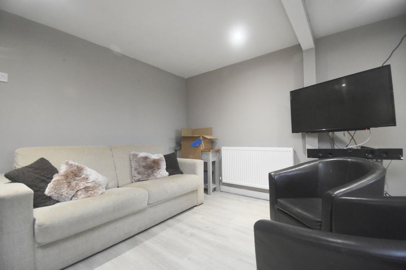 Property photo 3 of 11 Photo 5