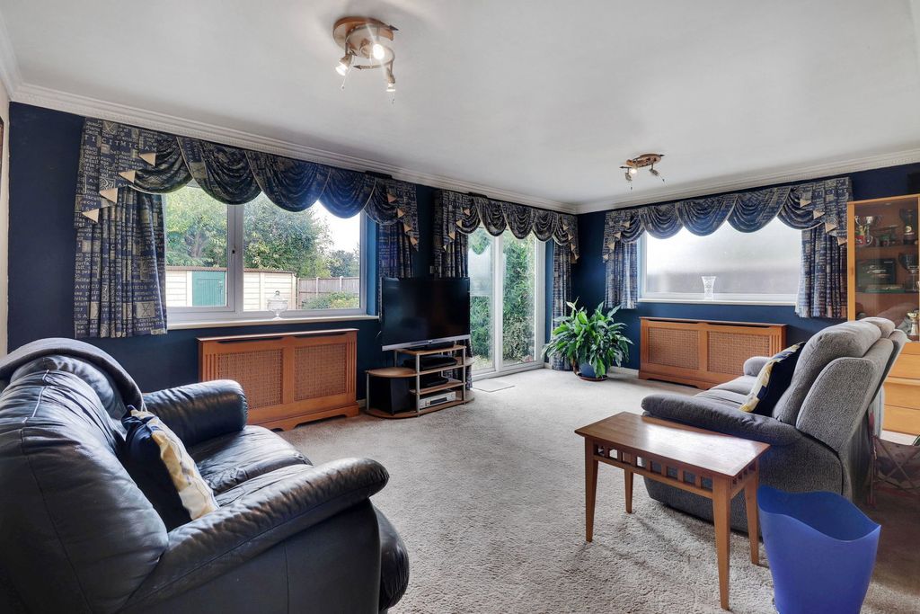 Property photo 2 of 19