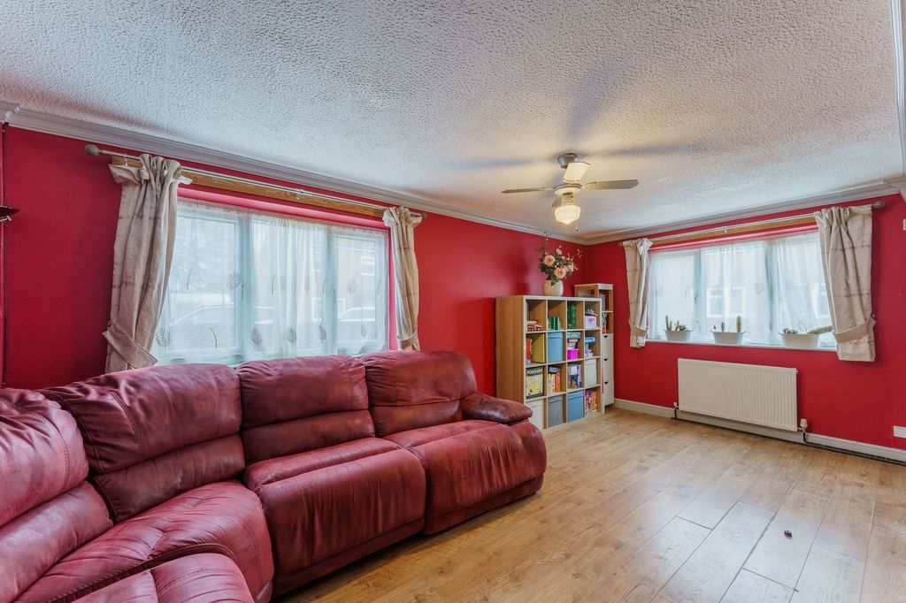 Property photo 3 of 21