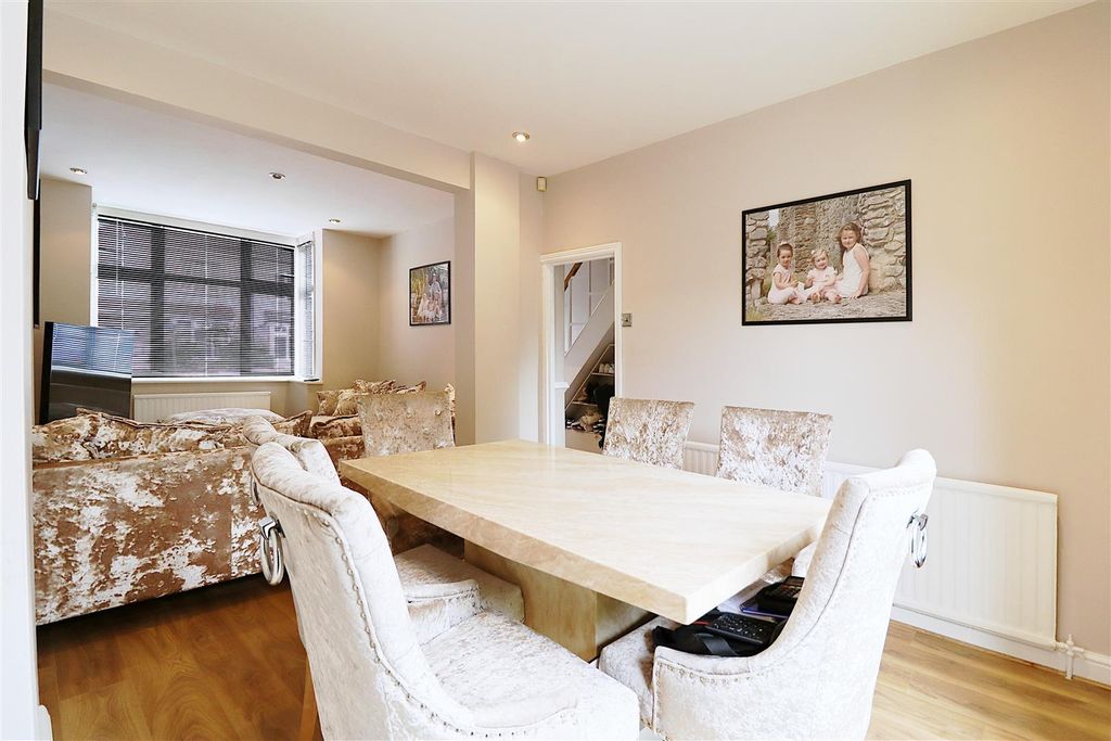 Property photo 3 of 16 Lounge/Diner