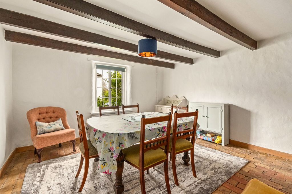 Property photo 3 of 25