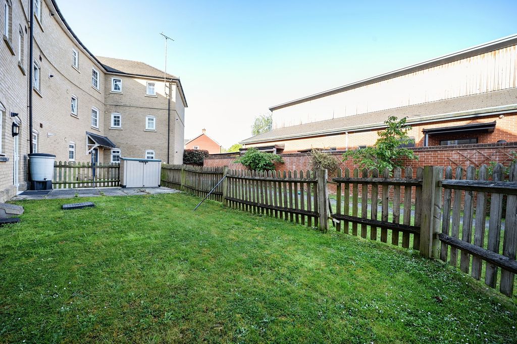Property photo 2 of 19