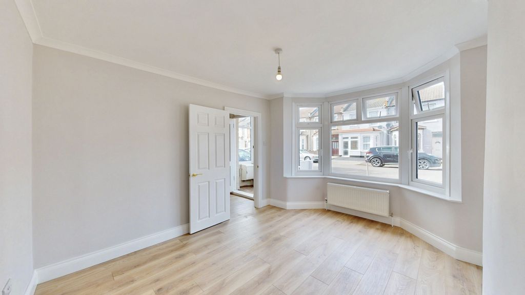 Property photo 2 of 21 Photo 13