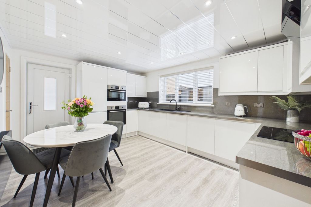 Property photo 3 of 36 Kitchen/Dining Angle 1