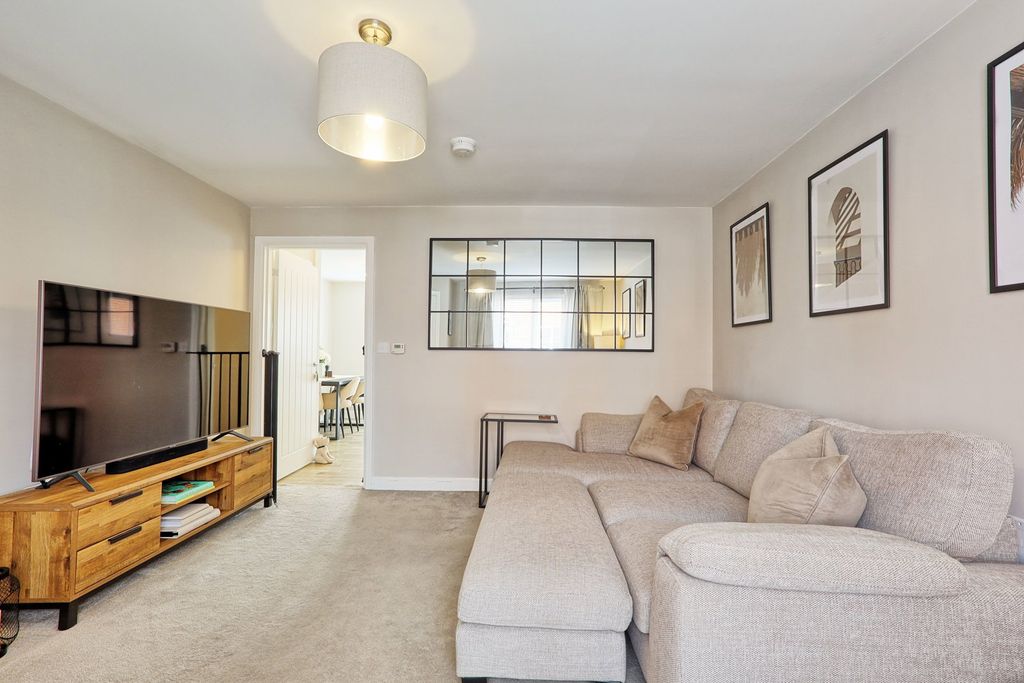 Property photo 3 of 23