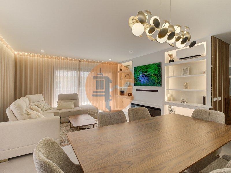 Property photo 2 of 59