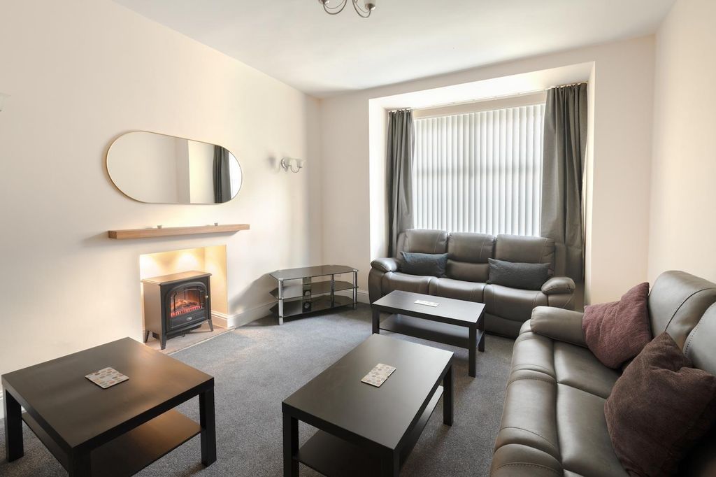 Property photo 2 of 50 12 Argyle Avenue Living Room (6).Jpg