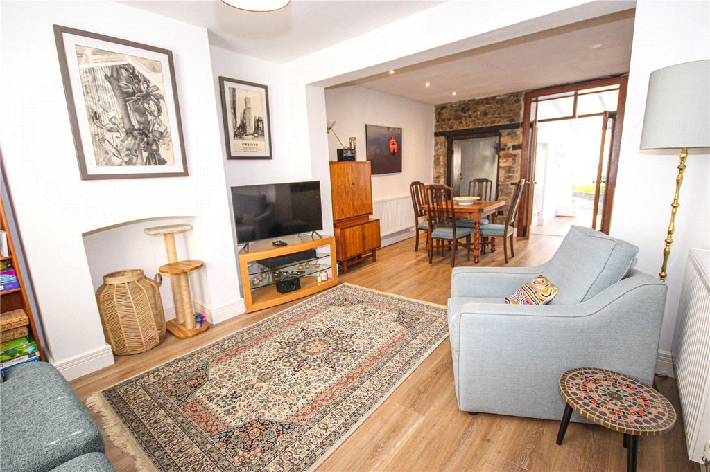 Property photo 2 of 17 Picture No. 02