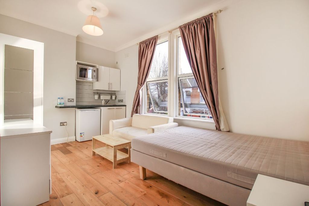 Property photo 2 of 8