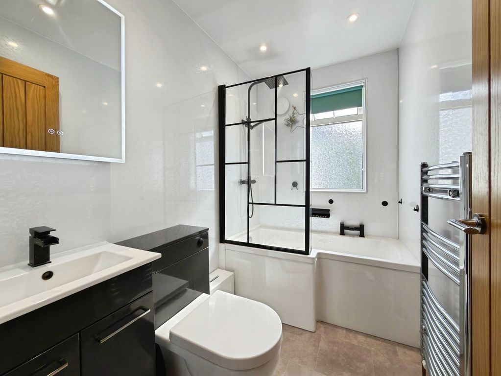 Property photo 3 of 24