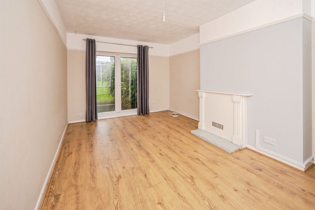 Property photo 3 of 18