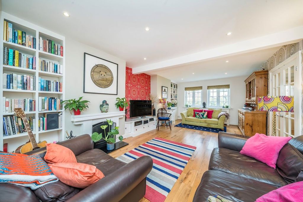 Property photo 2 of 12