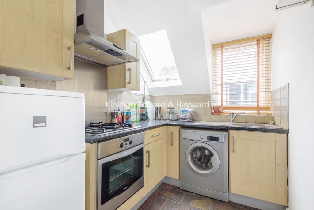 Property photo 2 of 6 Kitchen