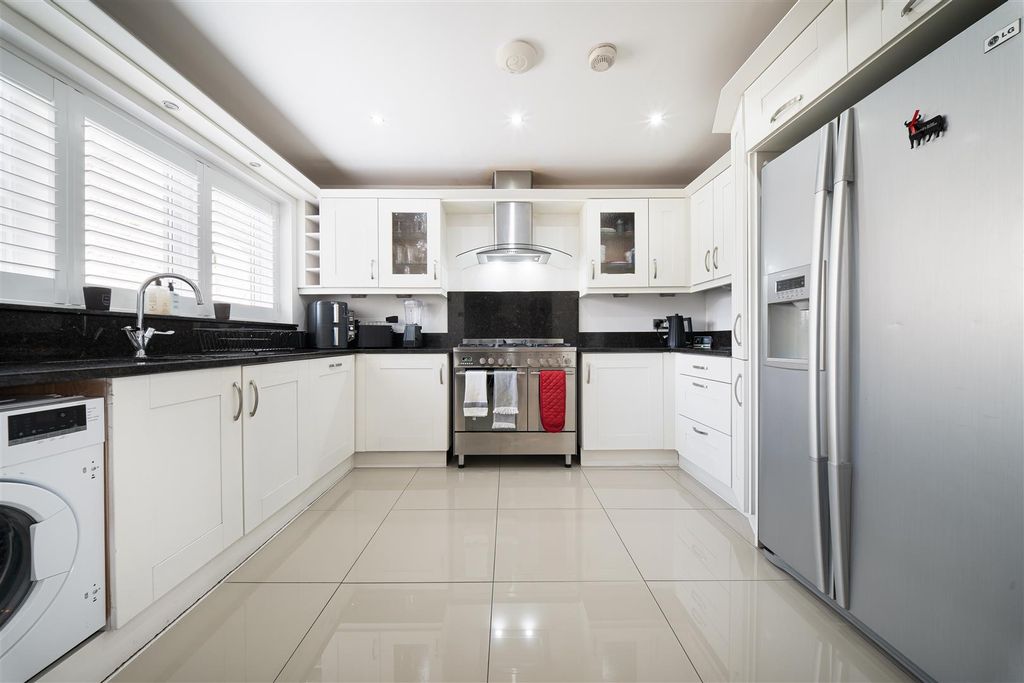 Property photo 3 of 30 19.Jpg