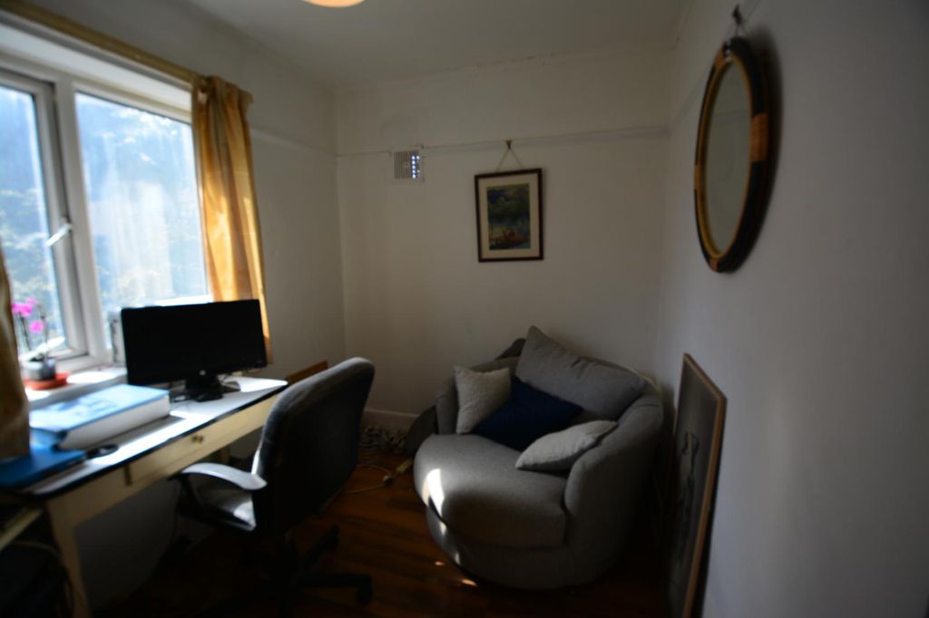 Property photo 2 of 11 1000106517