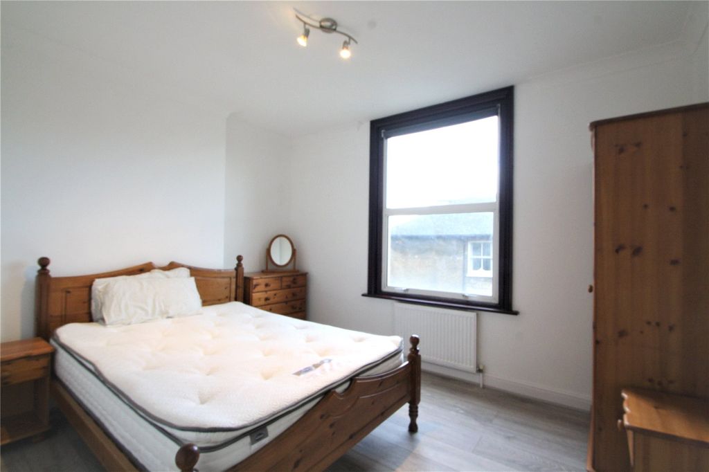 Property photo 3 of 6 Picture No. 01