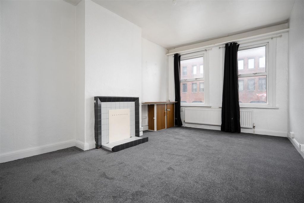 Property photo 2 of 10 Living Room