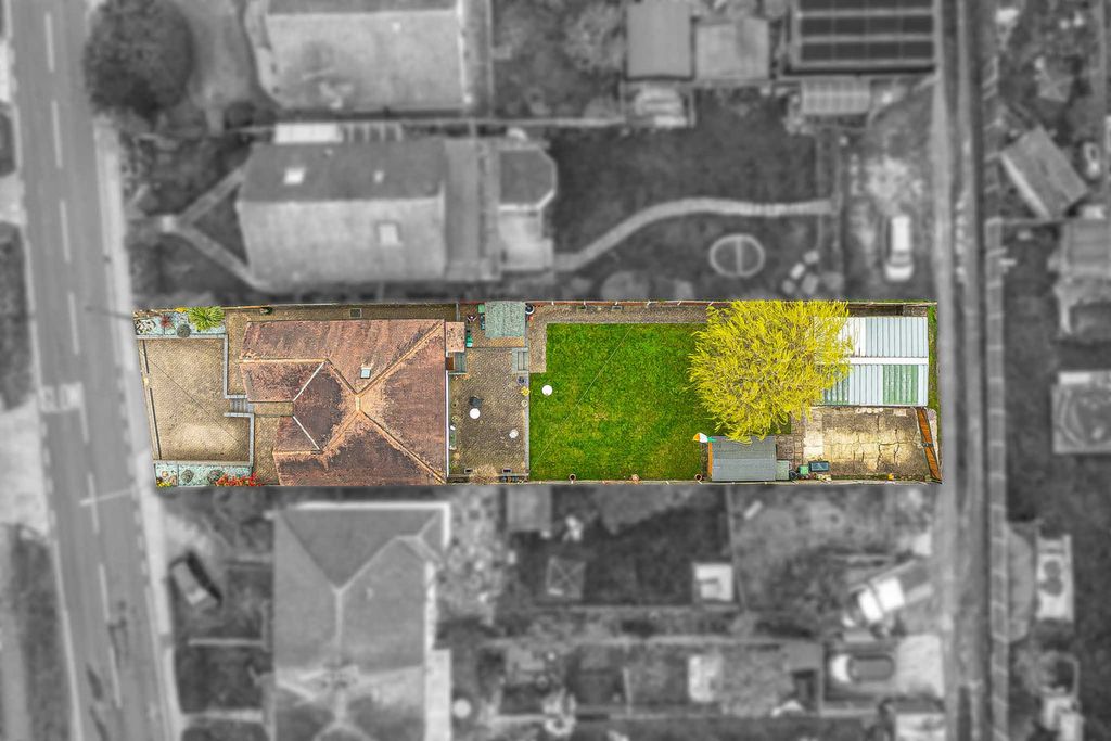 Property photo 3 of 35