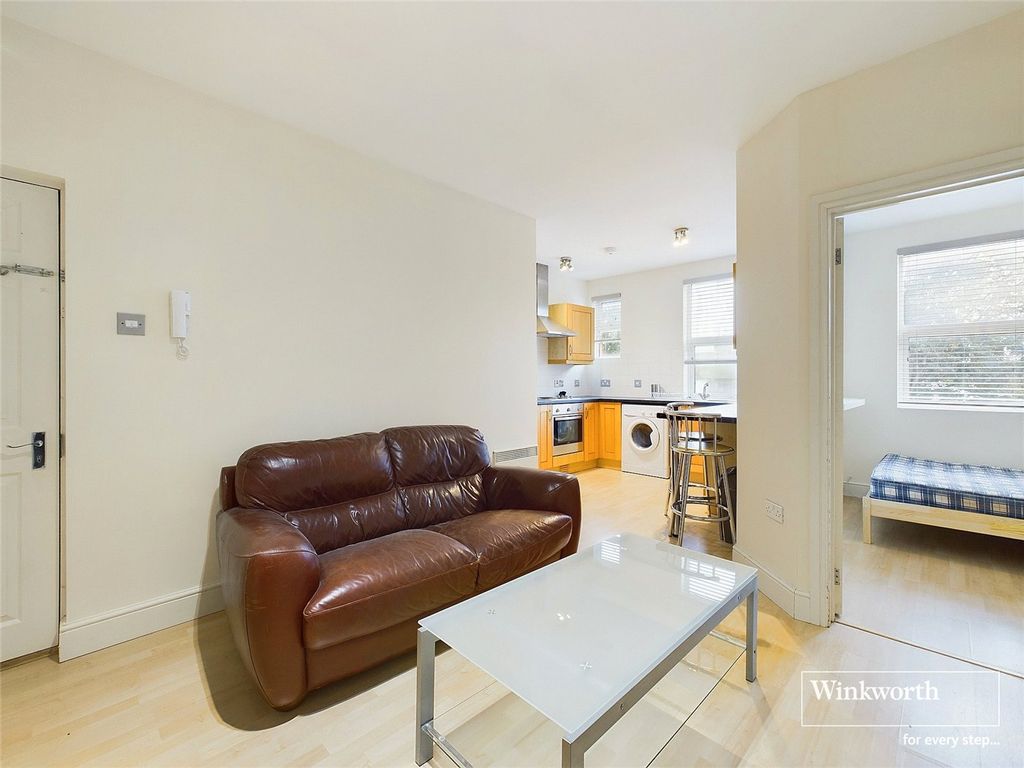 Property photo 3 of 7 Picture No. 18