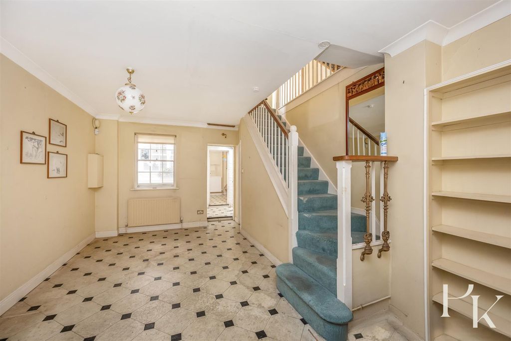 Property photo 2 of 19