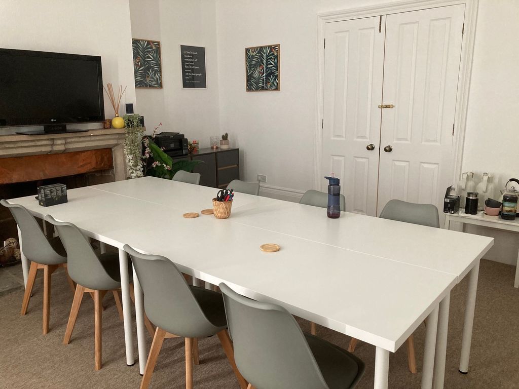 Property photo 2 of 7
