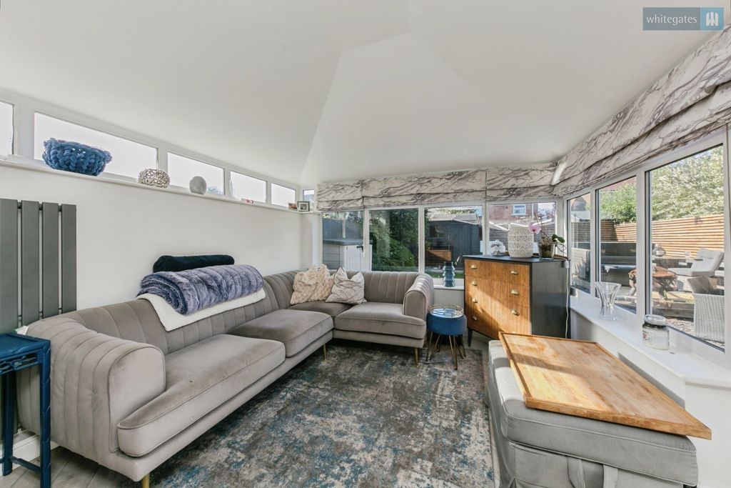 Property photo 2 of 17 Pbox-Img.Jpg