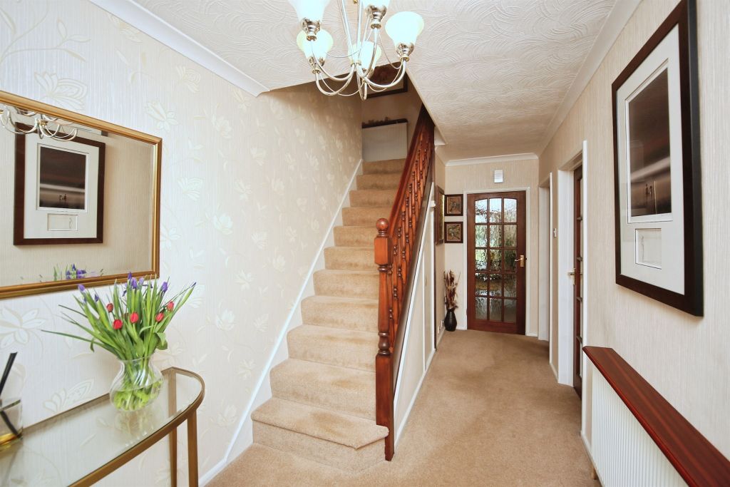 Property photo 2 of 34