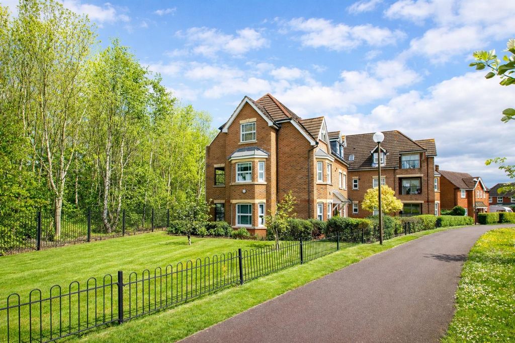 Property photo 1 of 17 1745Ef46-1478-40Bf-9381-1F013C88F340.Png